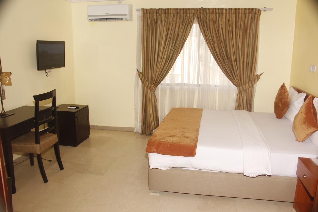 Crown Cottage Hotel Икея Экстерьер фото