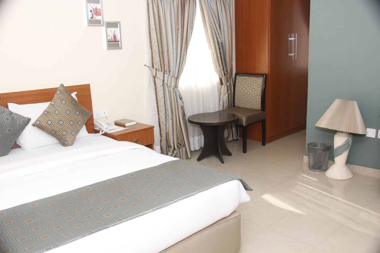 Crown Cottage Hotel Икея Экстерьер фото